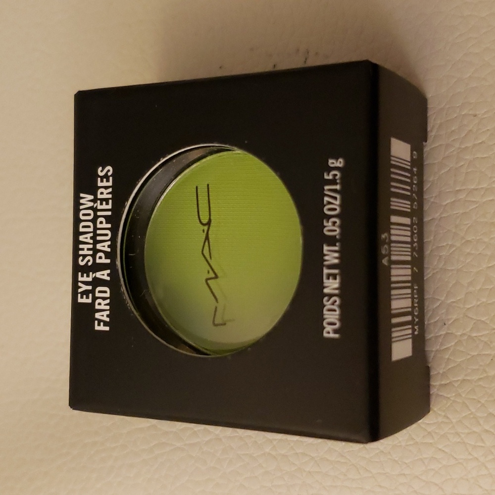MAC Eyeshadow- What's the WiFi Matte